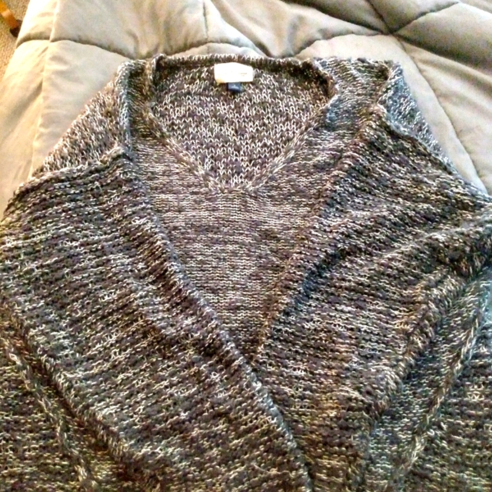 A very warm cozy sweater size small but fits more like a medium